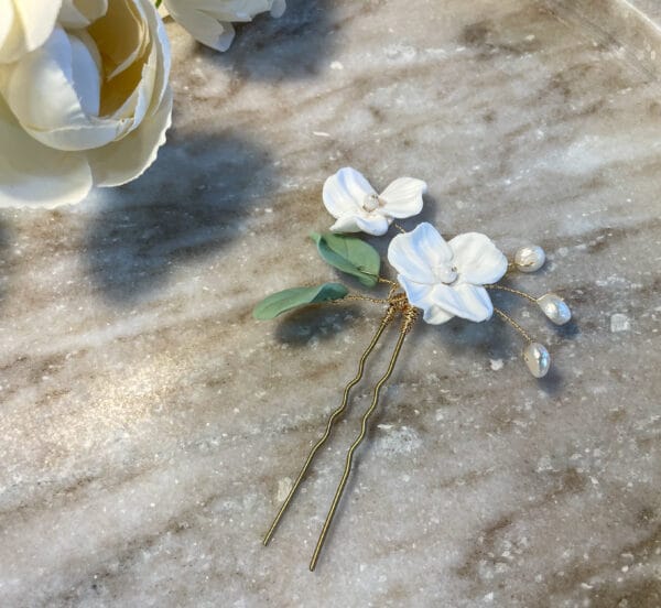 Amaloven Vihreä KOMBO hiuskampa ja hiuspinni aidoilla makeanvedenhelmillä