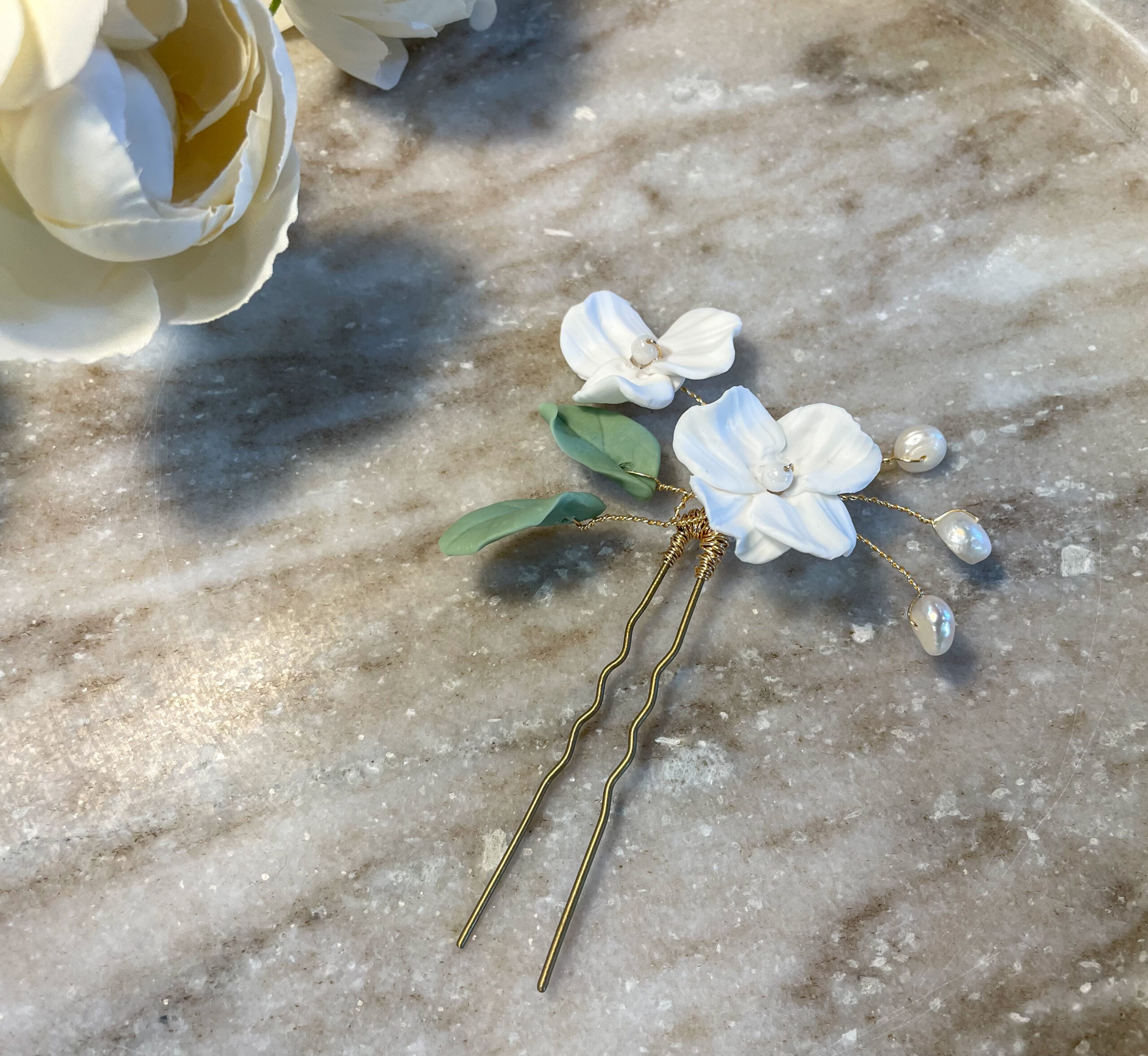 Amaloven Vihreä KOMBO hiuskampa ja hiuspinni aidoilla makeanvedenhelmillä - Kuva 5