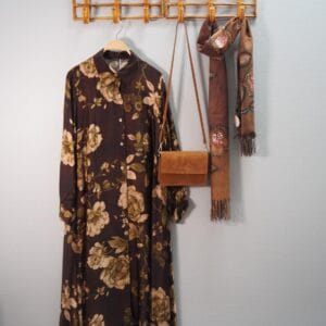 Ruusuinen satiinisilkkimekko onesize