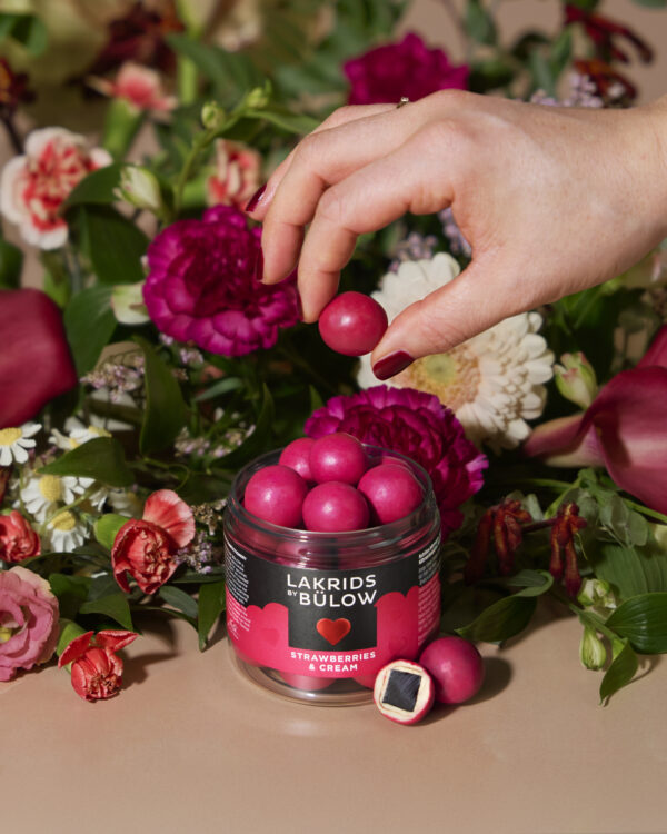 Lakrids by Bülow STRAWBERRIES & CREAM 115g LOVE 2026