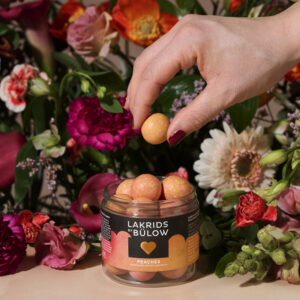 Lakrids by Bülow PEACHES 115g LOVE 2026 - Kuva 2