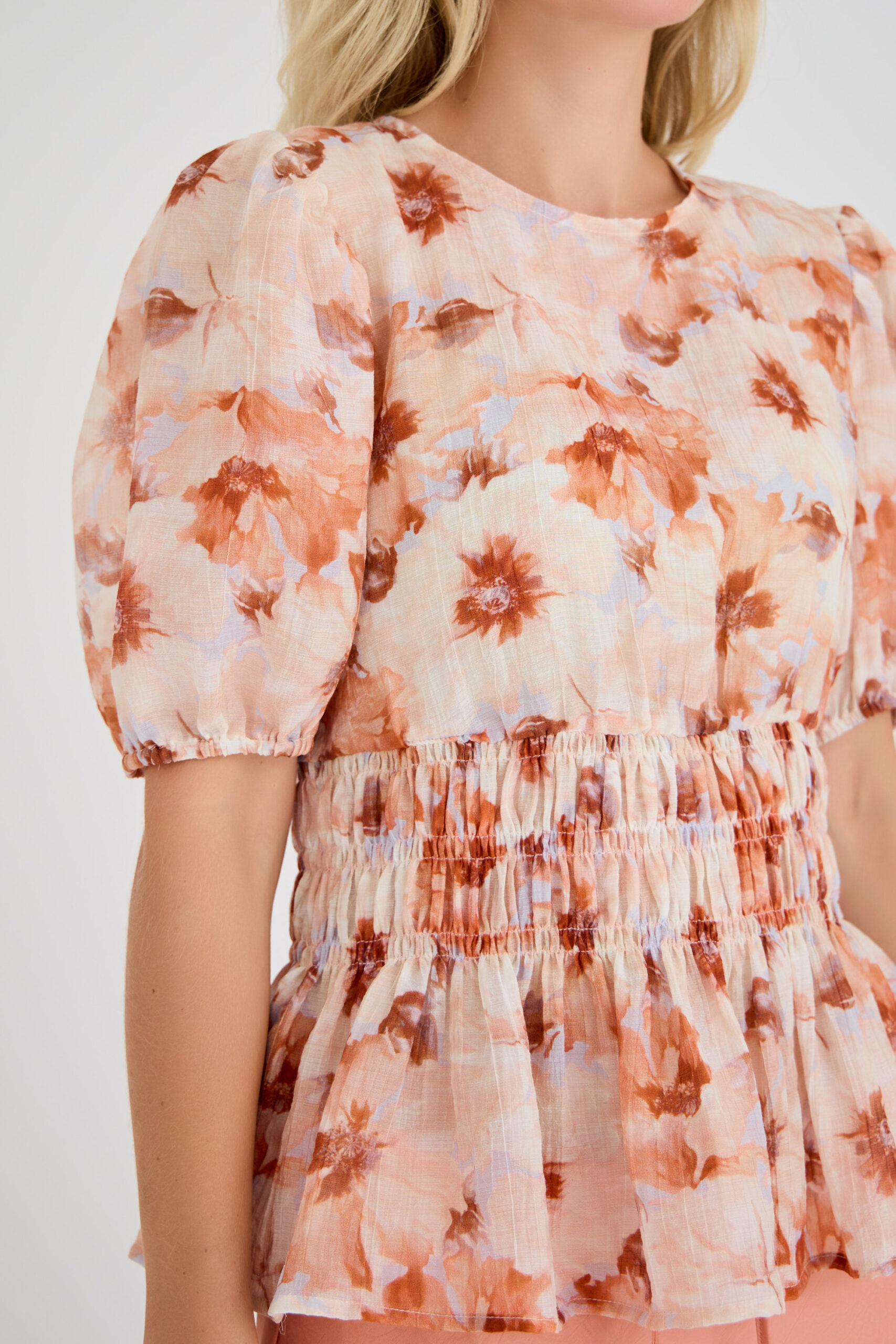 A-View Elena -pusero – kukallinen smokkivyötäröllinen pusero - Kuva 1