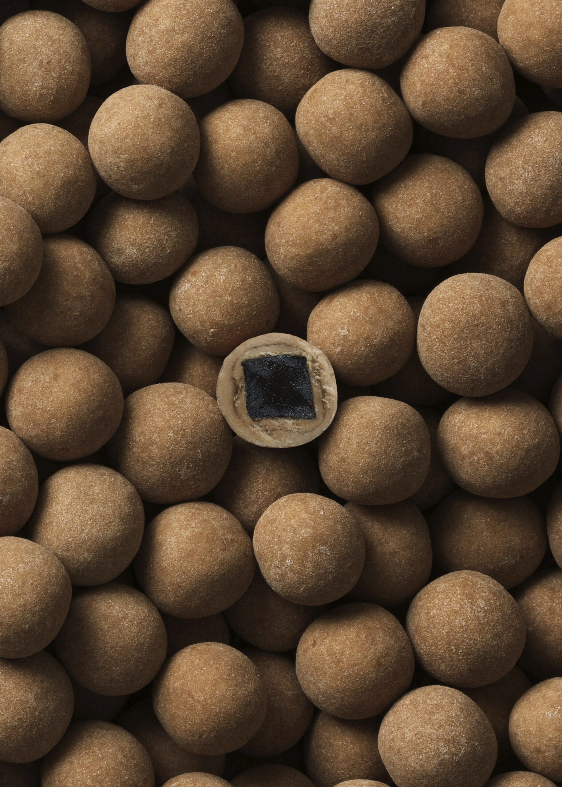 Lakrids by Bülow D – SALT AND CARAMEL (kaksi kokoa) - Kuva 1