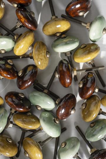 Keraaminen vedin huonekaluihin Ø 3,5 cm, mokka