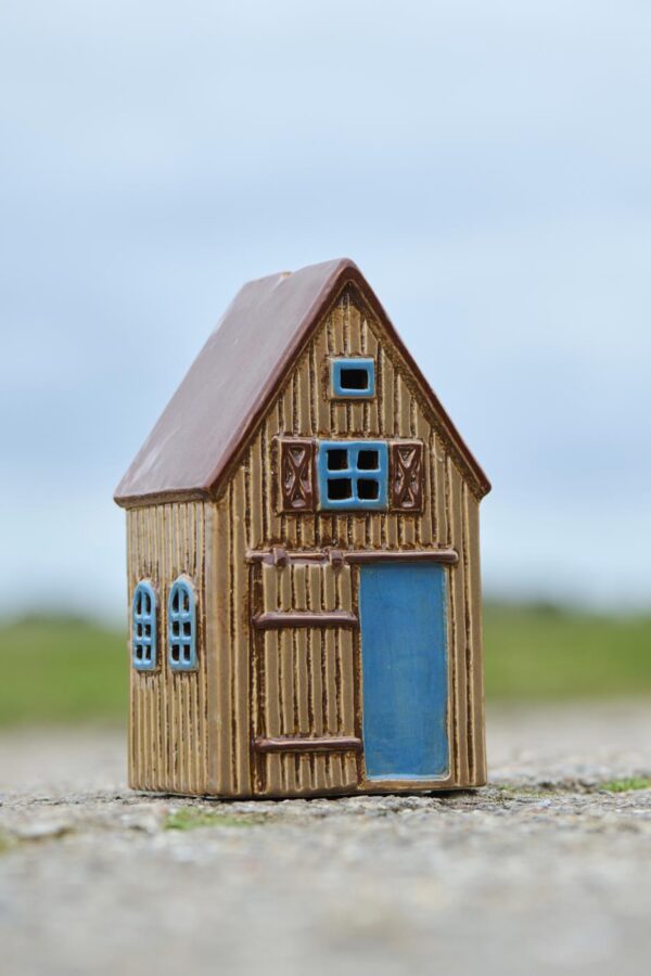 Ib Laursen ruskea lasitettu keraaminen vaja