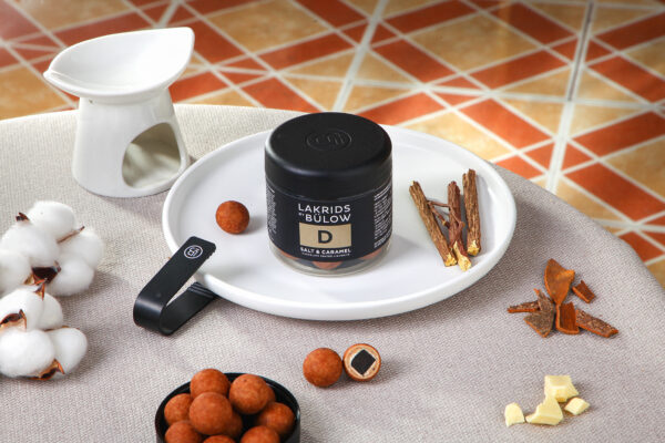Lakrids by Bülow D – SALT AND CARAMEL (kaksi kokoa)